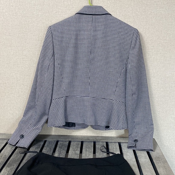 Jones of New York suit Jacket & Skirt - Picture 6 of 7